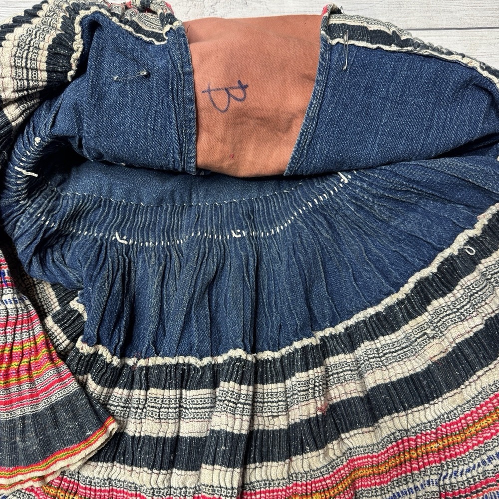 Beautiful Handmade Embroidered Hmong Pleated Multicolor Skirt 30" Minority Tribe - Picture 8 of 8
